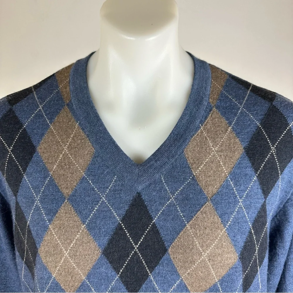 Nordstrom men’s neck